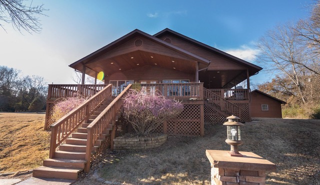 The Ozark Cabin - Rileys Outfitter