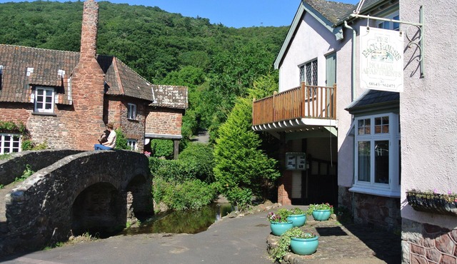 The Pack Horse SC Apartments & Cottage Offers available