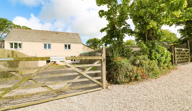 THE PACKING HOUSE, pet friendly, with a garden in Rosudgeon