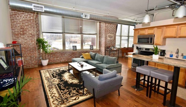 ★ THE PAD ★ KING BED ★