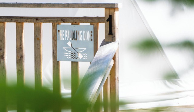 The Paddling Dome (1) - Lakefront Glamping | Private hot tub | Sauna | Kayaking