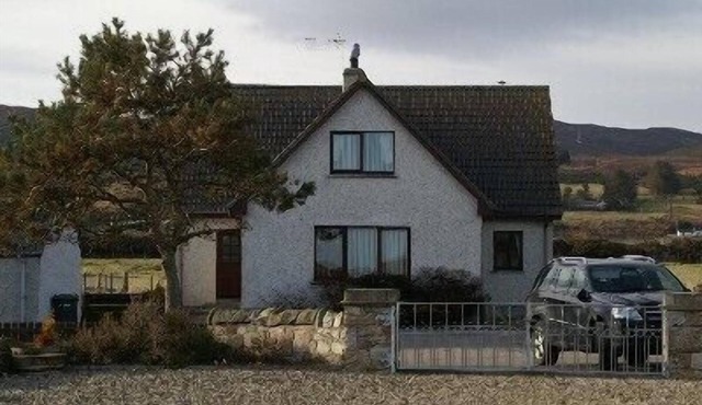 The Paddock is by the 12th Tee of Brora GC and 100 yards from the beach