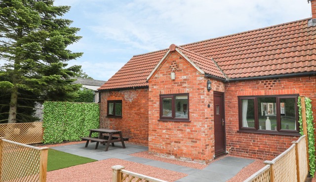 THE PADDOCK, with open fire in York