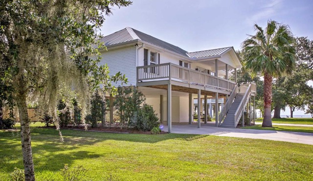 The Palm Bay St Louis Home - Walk to Beach!