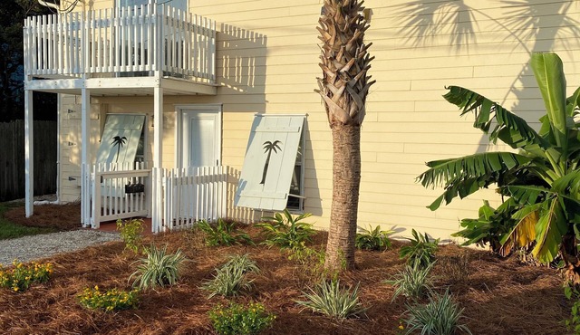 The Palm Cottage condo on Chimney Creek