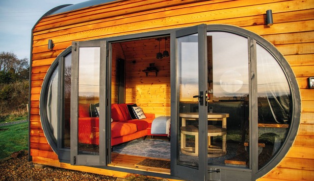 THE PALM, family friendly, with hot tub in Ponsanooth