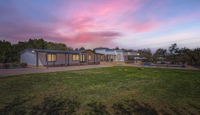 The Palm Hideaway Oasis with Pool + Hot Tub + Fire pit & Outdoor kitchen!