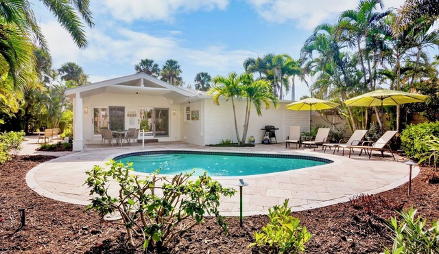 The Palm in Lido Key