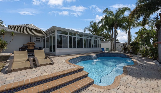 The Palm Island Villa Luxury 4 Bedroom Waterfront Home