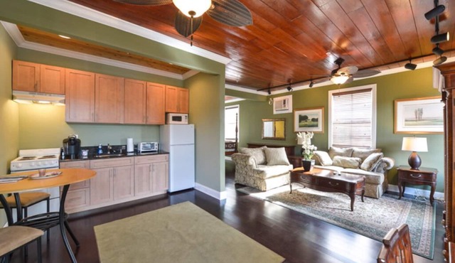 THE PALMER SUITE AT OLD COLORADO INN (ADA ROOM)