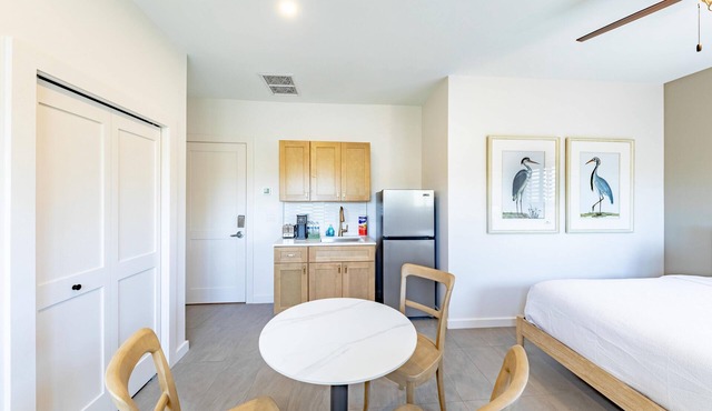 The Palmetto Inn - Angelfish - King Studio