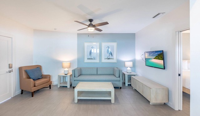 The Palmetto Inn - Grouper - King 1 Bdrm with Full Kitchen