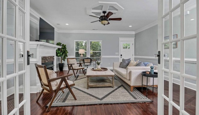 The Palmetto Pad - Walk to Dining & Shops