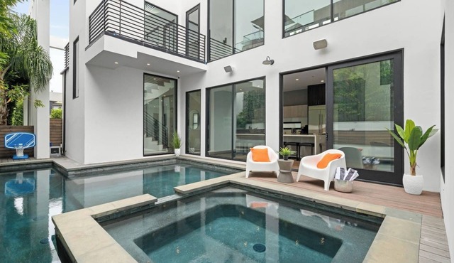 The Palms Pad - 5 Min From Beach - arcade, putting green, pool, spa, sauna, gym