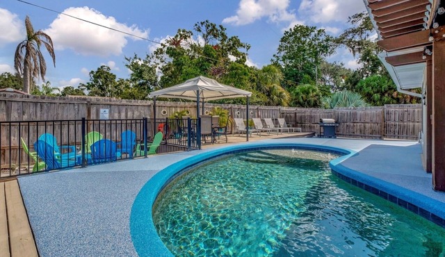 The Palms-Private Heated Pool, Hot Tub, Private backyard-5mi to beach