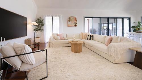 The Palms w Sauna, Gym & Boat Park 100m to Beach