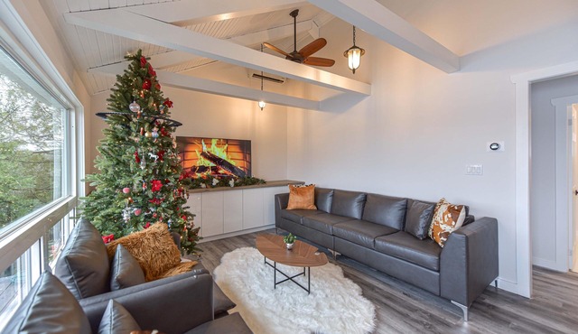 The Panorama: Peaceful 4 Bedroom, 2 Bath Cottage