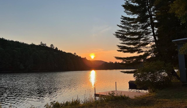 The Papillon Lakehouse - 1 hour from Ottawa