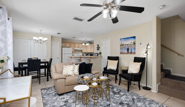 The Parisian Keyless Condo 4 min from Airport and Hospitals
