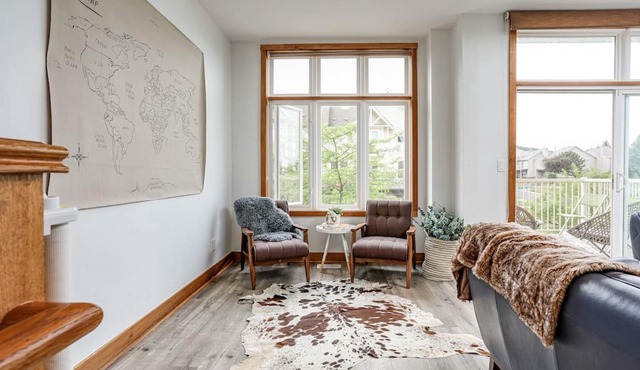 The Parker House: Gorgeous Light & Spacious Chalet (86100)