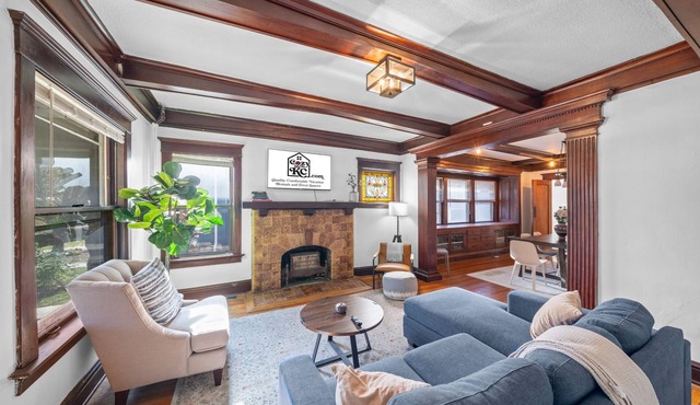 The Parlor - 2BD/1BA Furnished Midtown Apartment - 30 day minimum