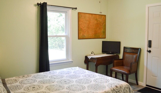 The Parlor in the Pines - getaway studio