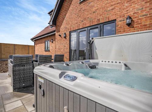 The Pastures - Uk41853