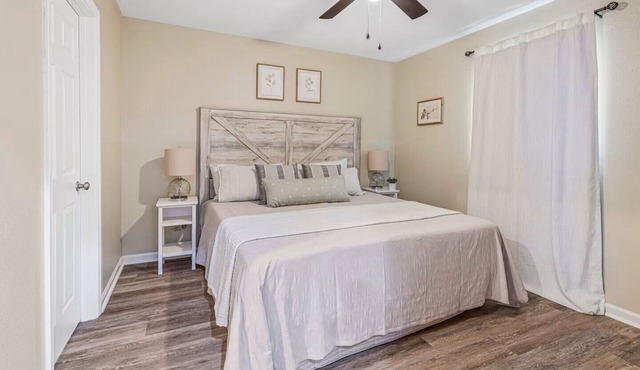 The Patch 5 - Sleeps 4 - King Bed - Near Casinos