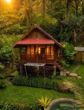 The Payung House - Romantic Riverside Villa