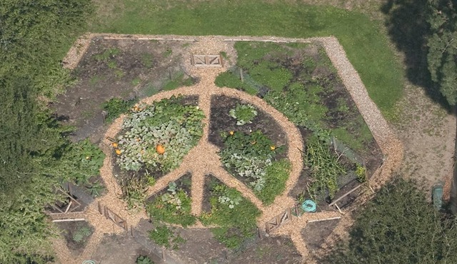 The Peace Garden House on a 1/2 acre in Multnomah Village, 4 miles from downtown