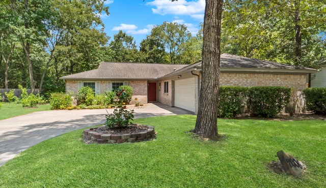 The Peaceful Perch - Beautiful Garden Oasis in the Heart of The Woodlands!