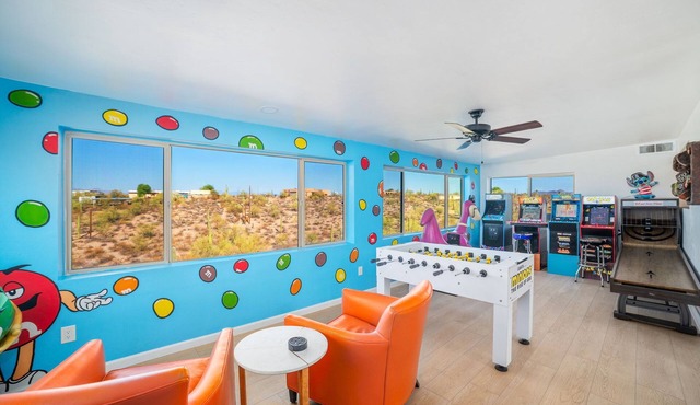 The Peaceful Valley-Views-Pool-Game Room-Comfy Beds-Waffles-Hiking@Saguaro West