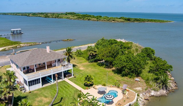 The Peach Pelican - Bayside home with pool! Anglers paradise!