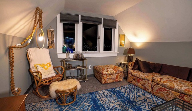 The Peak! Mt Washington - Large 2bd Apt w/A View!