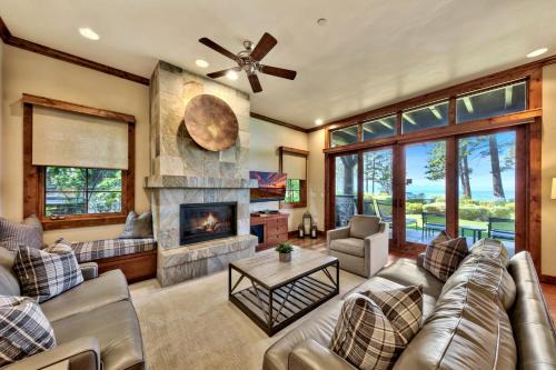 The PEAK Rubicon 11 - The Ultimate in Lakefront Luxury