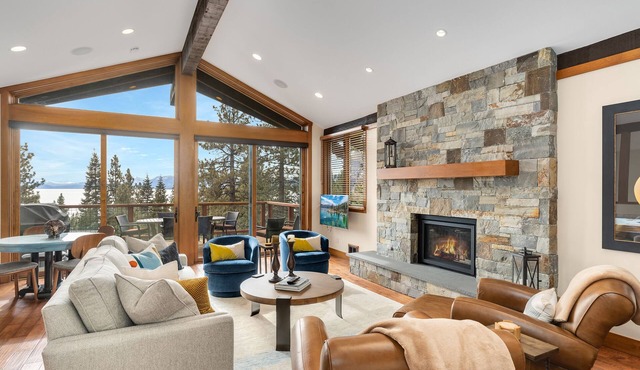 The Pear House - Beautiful Dollar Point Home with Tahoe Views, Private Hot Tub, Pool Table