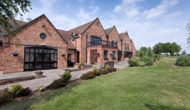 The Pear Tree Inn & Country Hotel