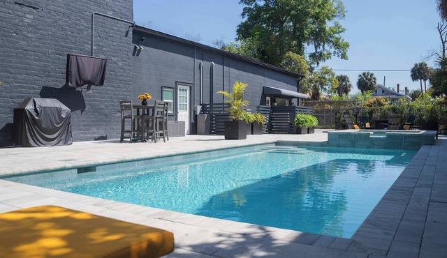 The Pearl & Oasis Duo Stylish 8BR Retreat