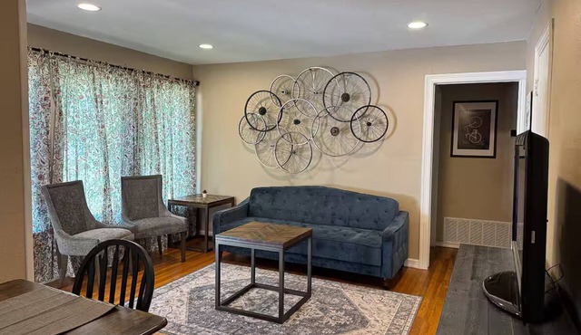 The Pedal Pad - 3 BED/1 BATH @ central location