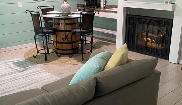 The Pelican Post 1 bedroom beach cottage