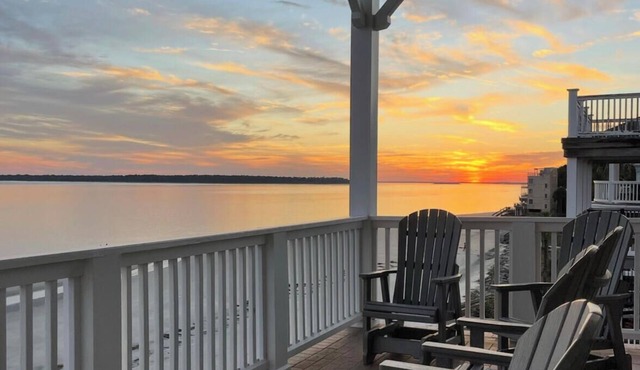 The Penthouse at High Tide - Best Views Right on the Beach - Great for Families!