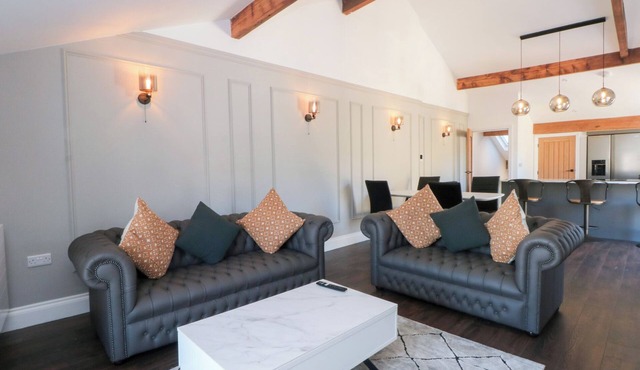 THE PENTHOUSE AT 86, pet friendly, with open fire in Rossendale