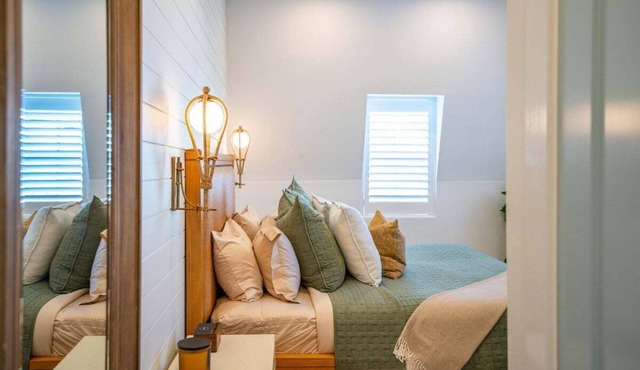 The Penthouse at Custom House Inn | New! Coastal Escape on Duval Street!