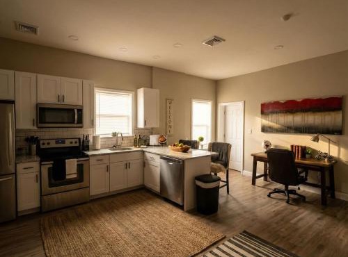 The Penthouse at Park Place King bed fast WIFI and free coffee