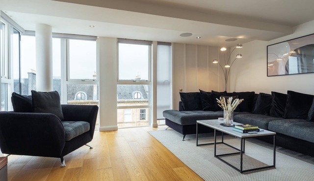 The Penthouse Suite - Luxury Like No Other