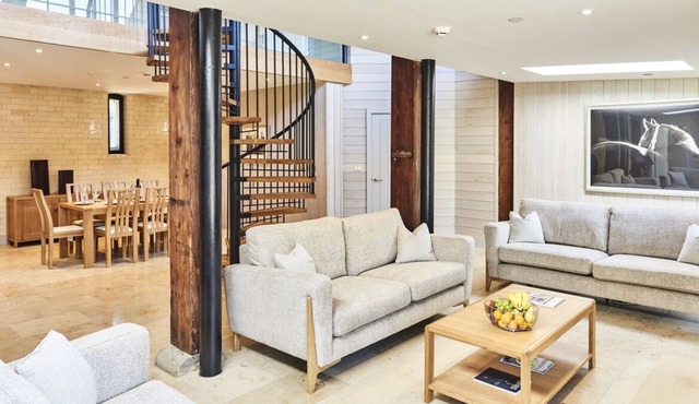 The Peppercorn - Three Bedroom Apartment, Sleeps 6