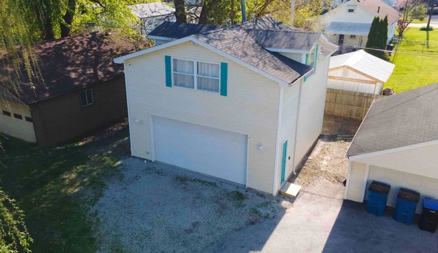 The Perch- 1 bedroom guest studio above garage