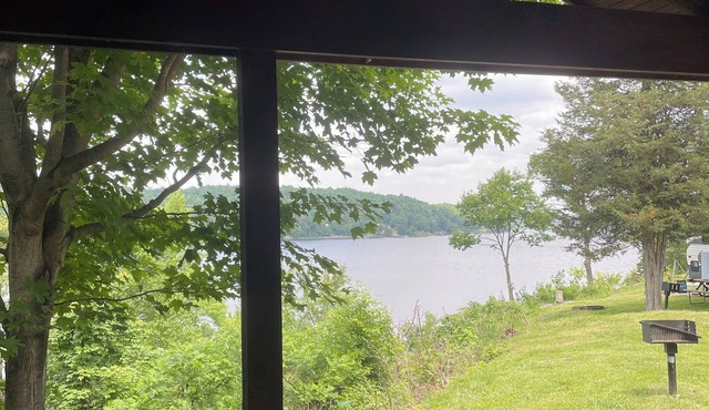 The Perch- Cliffside cabin overlooking Black Lake