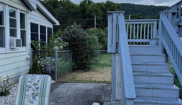 The Perch - Cozy, Dog-Friendly, Small Town Retreat