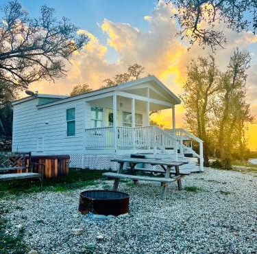 The Perch- Texas Tiny Haus with amazing views